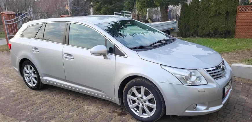 toyota avensis kujawsko-pomorskie Toyota Avensis cena 21000 przebieg: 345000, rok produkcji 2010 z Kudowa-Zdrój